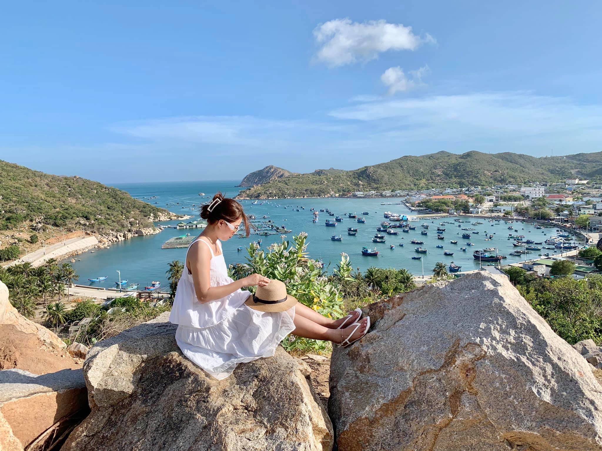 Thời điểm lý tưởng đi du lịch Vĩnh Hy là muà hè. Ảnh: Mei Mei